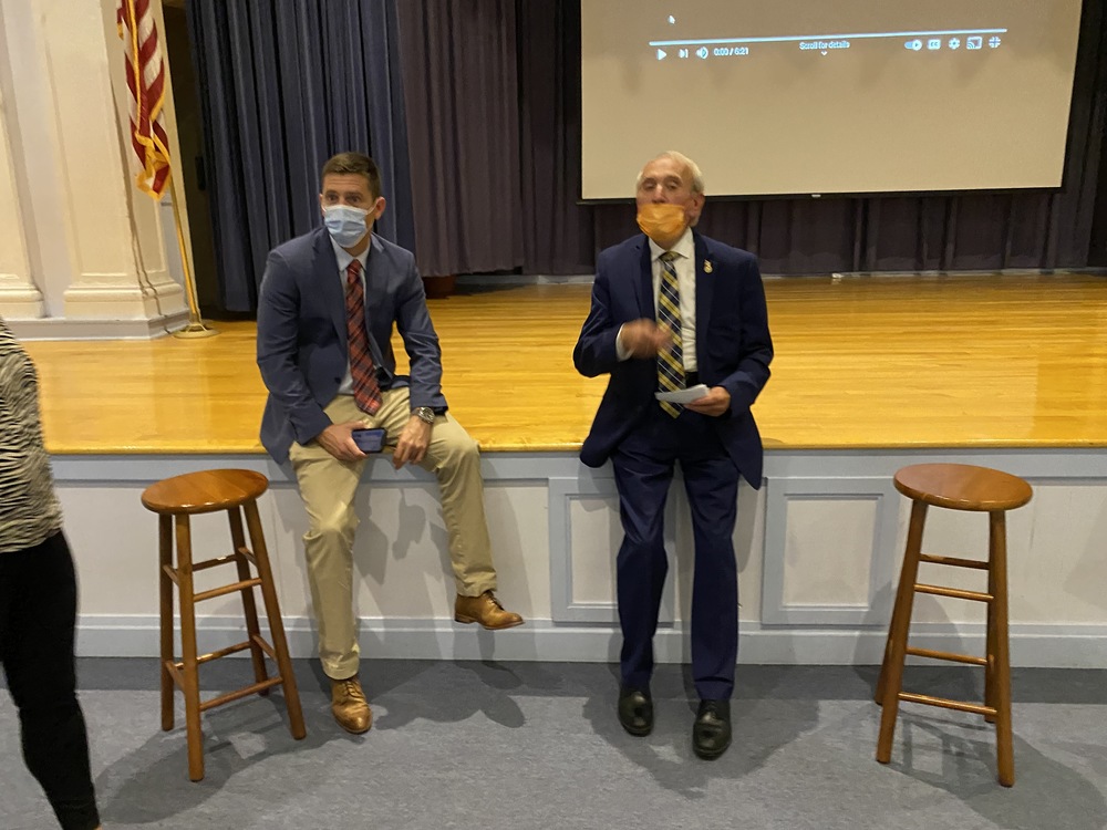 Mrs. Jediny invited Senator Velis and Councilor Bitzas to share  with the 6th grade the importance of our Constitution.​